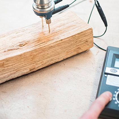 Comment connaitre le taux d'humidité de votre bois de chauffage ? - Crépito